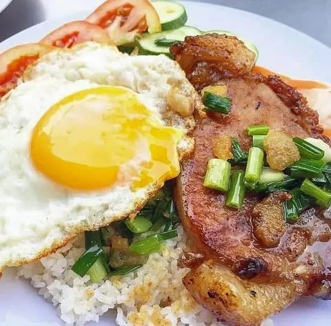 Hình ảnh Cơm sườn - trứng ốp la