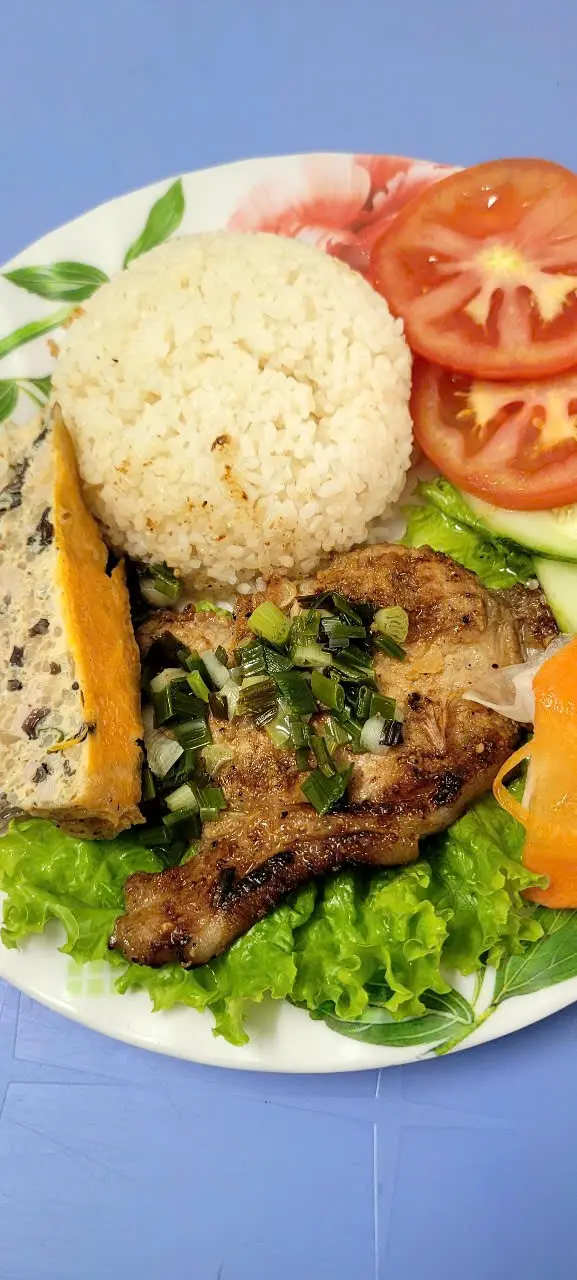 Hình ảnh cơm tấm sườn - chả hấp 