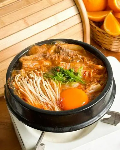 Hình ảnh Canh kim chi thịt bò ( tặng 1 cơm trắng và 1 coca)