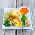 Hình ảnh Bánh Ướt Trứng Có Chả