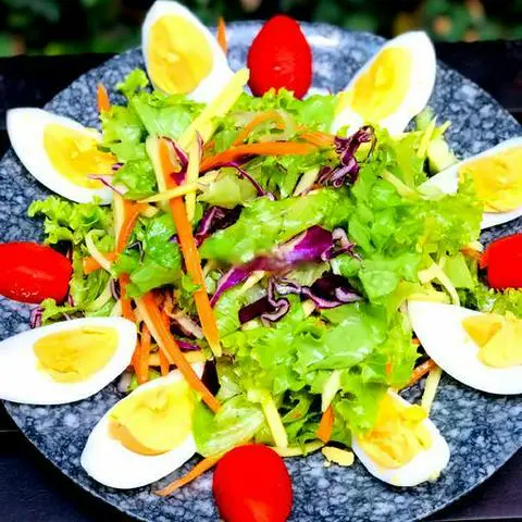 Hình ảnh Salad trộn trứng không cồ luộc