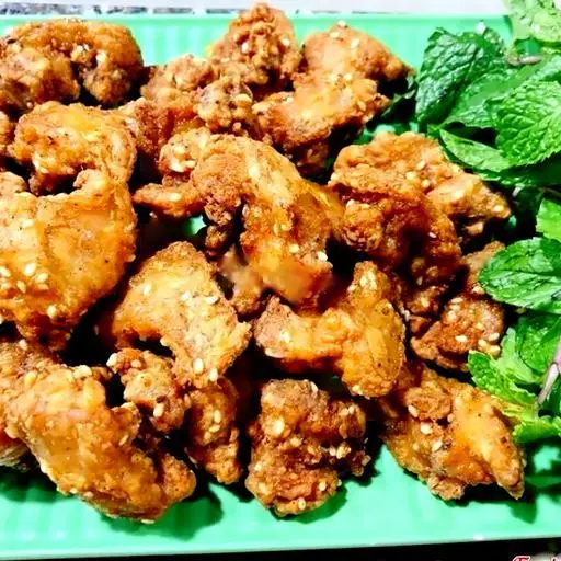 Hình ảnh Phao câu vịt chiên giòn