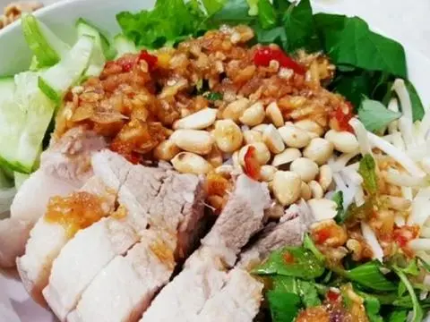 Hình ảnh Bún mắm nêm heo quay 