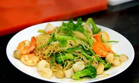 Hình ảnh Mì mềm xào hải sản 