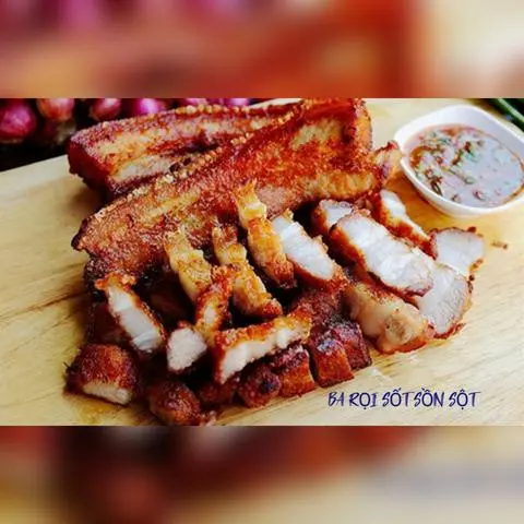 Hình ảnh Cơm chiên ba rọi chiên sốt sồn sột