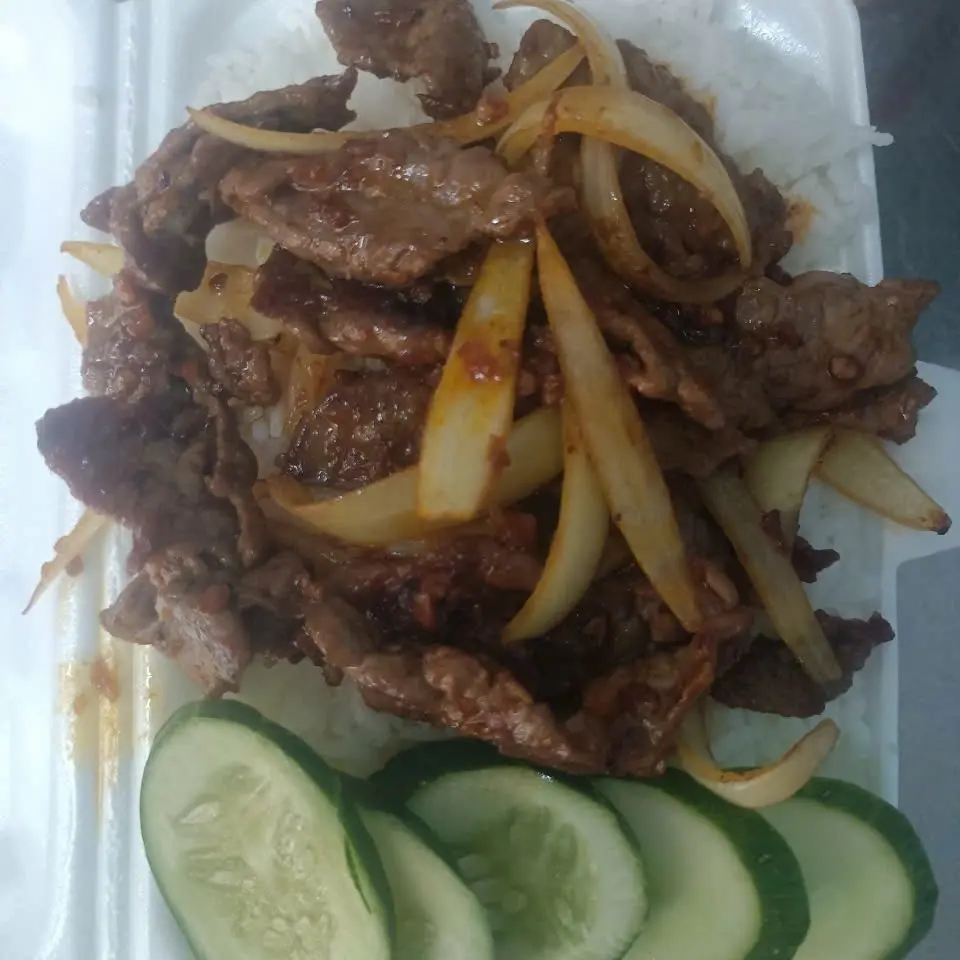 Hình ảnh bò xào sốt tiêu phần lớn không cơm