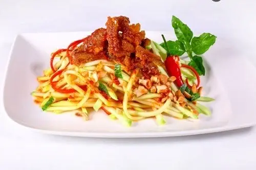 Hình ảnh Gỏi xoài khô bò