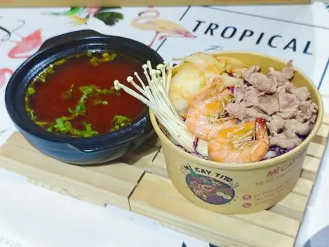 Hình ảnh Mì cay tôm bò  ( tặng 1ly nước ngọt) 