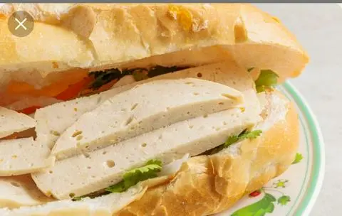 Hình ảnh Bánh mì chả lụa