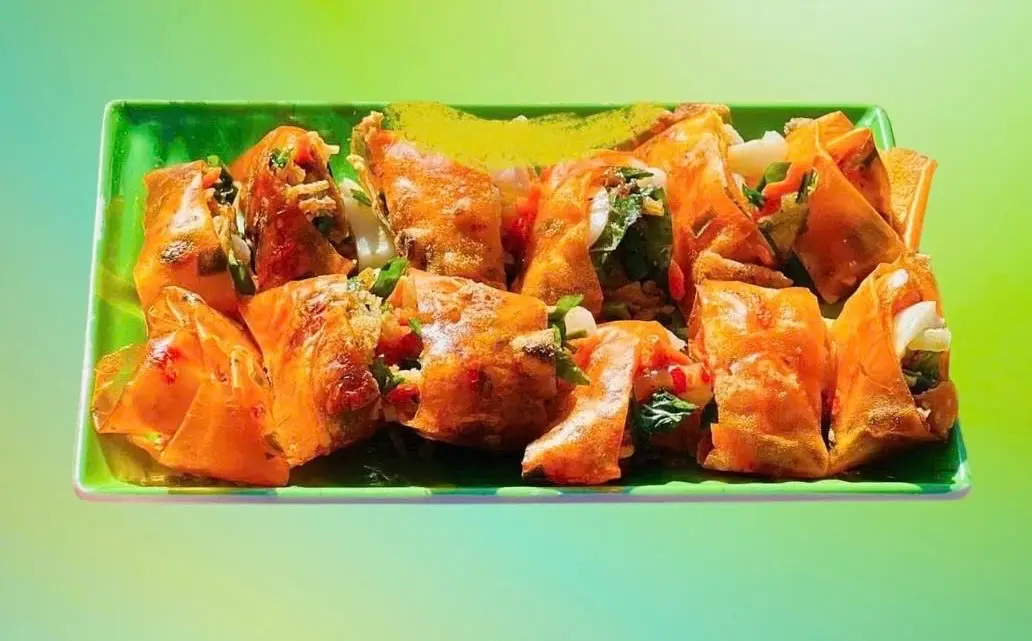 Hình ảnh Bánh tráng cuốn mắm ruốc