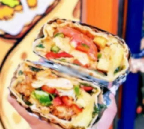 Hình ảnh Tacos Gà size S (tặng 1 ly nước ngọt)