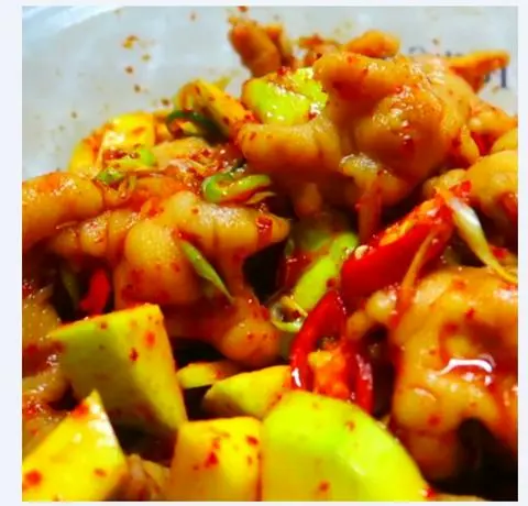 Hình ảnh Chân gà sốt thái