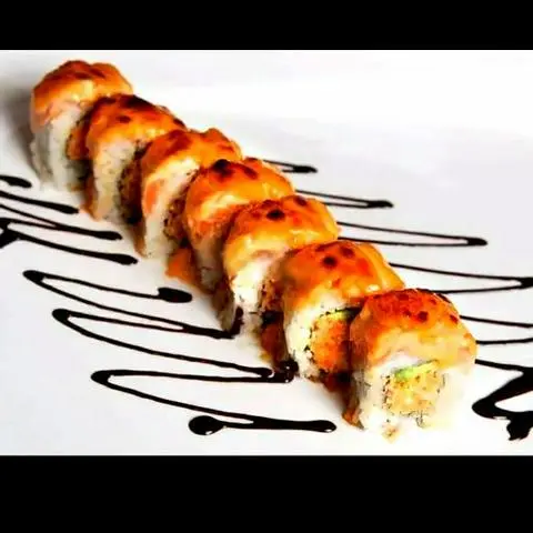 Hình ảnh R16 - Gill Salmon Roll - Cá Hồi Khè