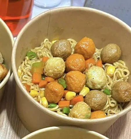 Hình ảnh mì siu kay cá viên 