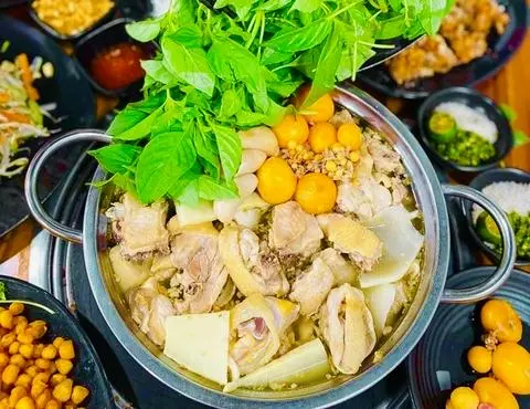 Hình ảnh Lẩu Gà Lá É - Lẩu Lớn