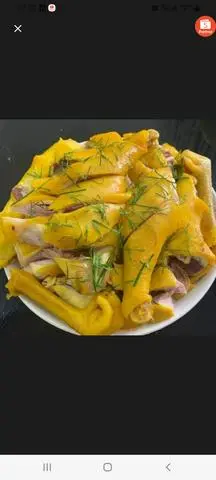 Hình ảnh gà ủ muối hoa tiêu 1 con chặt sẵn (không đầu + không chân)