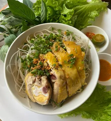 Hình ảnh Hủ tiếu gà ta