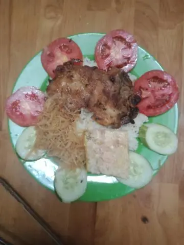 Hình ảnh Cơm tấm sườn - chả hấp - bì