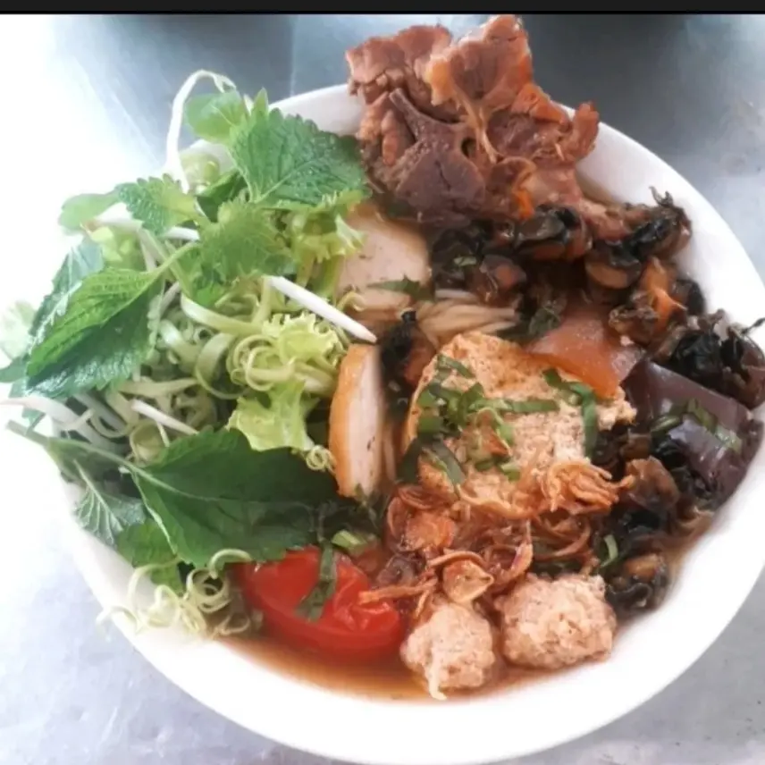 Hình ảnh Bún riêu thập cẩm xương cua chả ốc  ( không tô muỗng đũa)