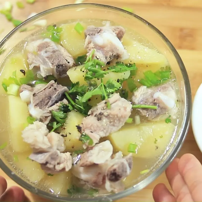 Hình ảnh Canh sườn hầm khoai tây