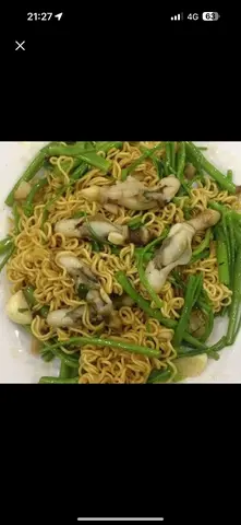 Hình ảnh Ốc Móng tay xào mì