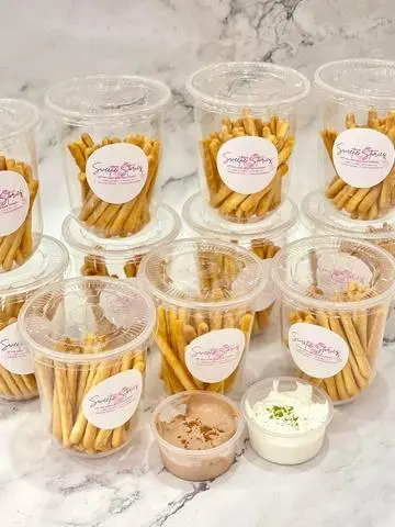 Hình ảnh Bánh que chấm kem
