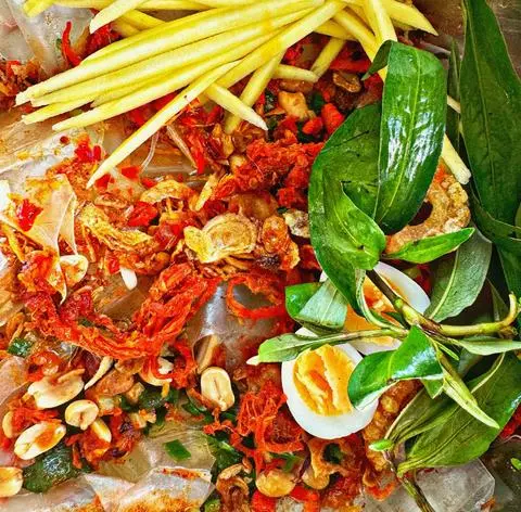 Hình ảnh Bánh tráng trộn truyền thống
