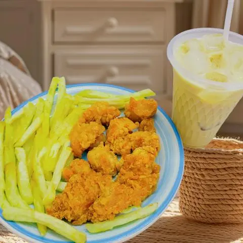 Hình ảnh Combo Gà Popcorn Viên Truyền Thống, Khoai Tây, Trà Sữa (Kèm Tương Ớt, Cà)