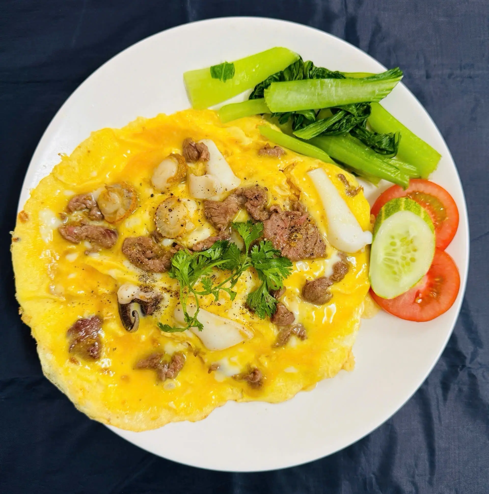 Hình ảnh Cơm thập cẩm phủ trứng