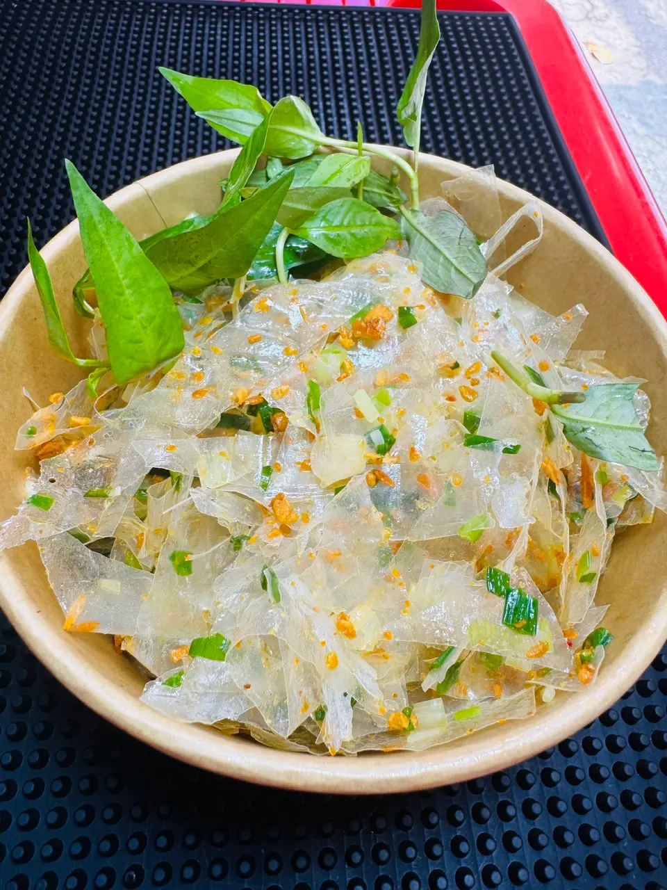Hình ảnh Bánh tráng muối tỏi sa tế mỡ hành