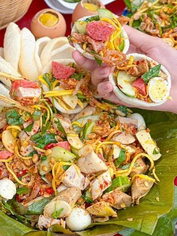 Hình ảnh Tré Trộn Nem Chả - lớn (kèm phồng tôm)