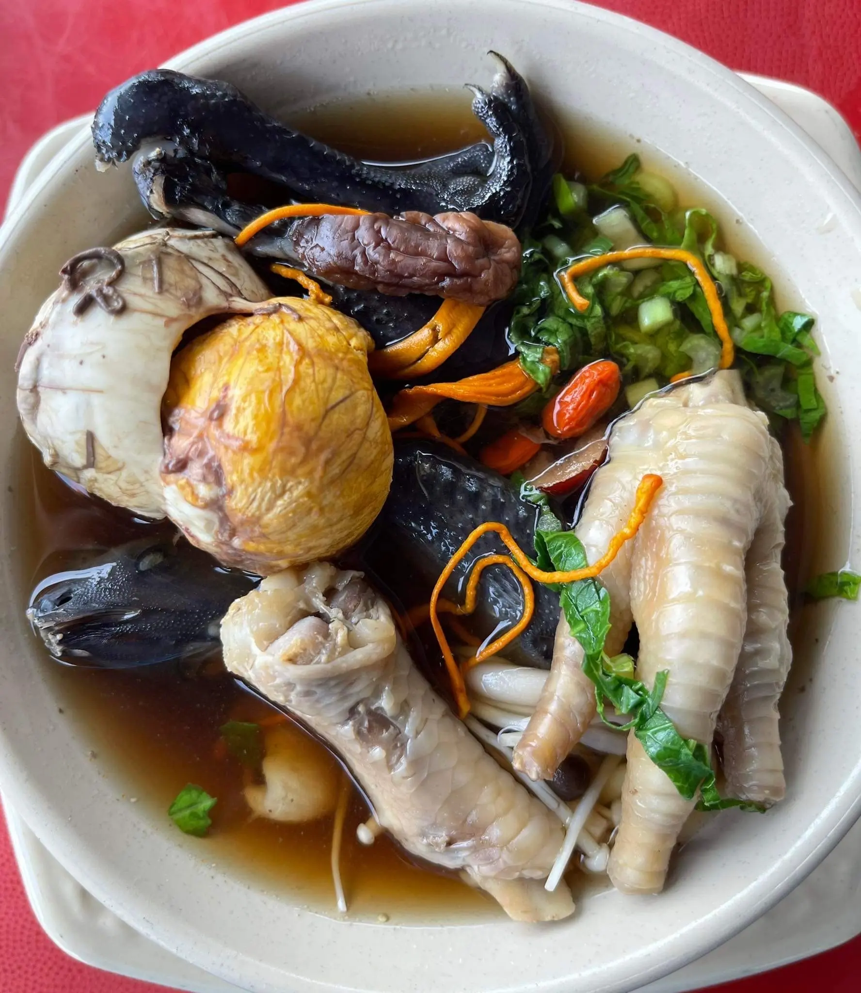 Hình ảnh Soup thập cẩm(nửa con gà+2 hột vịt lộn+ 2chân gà)