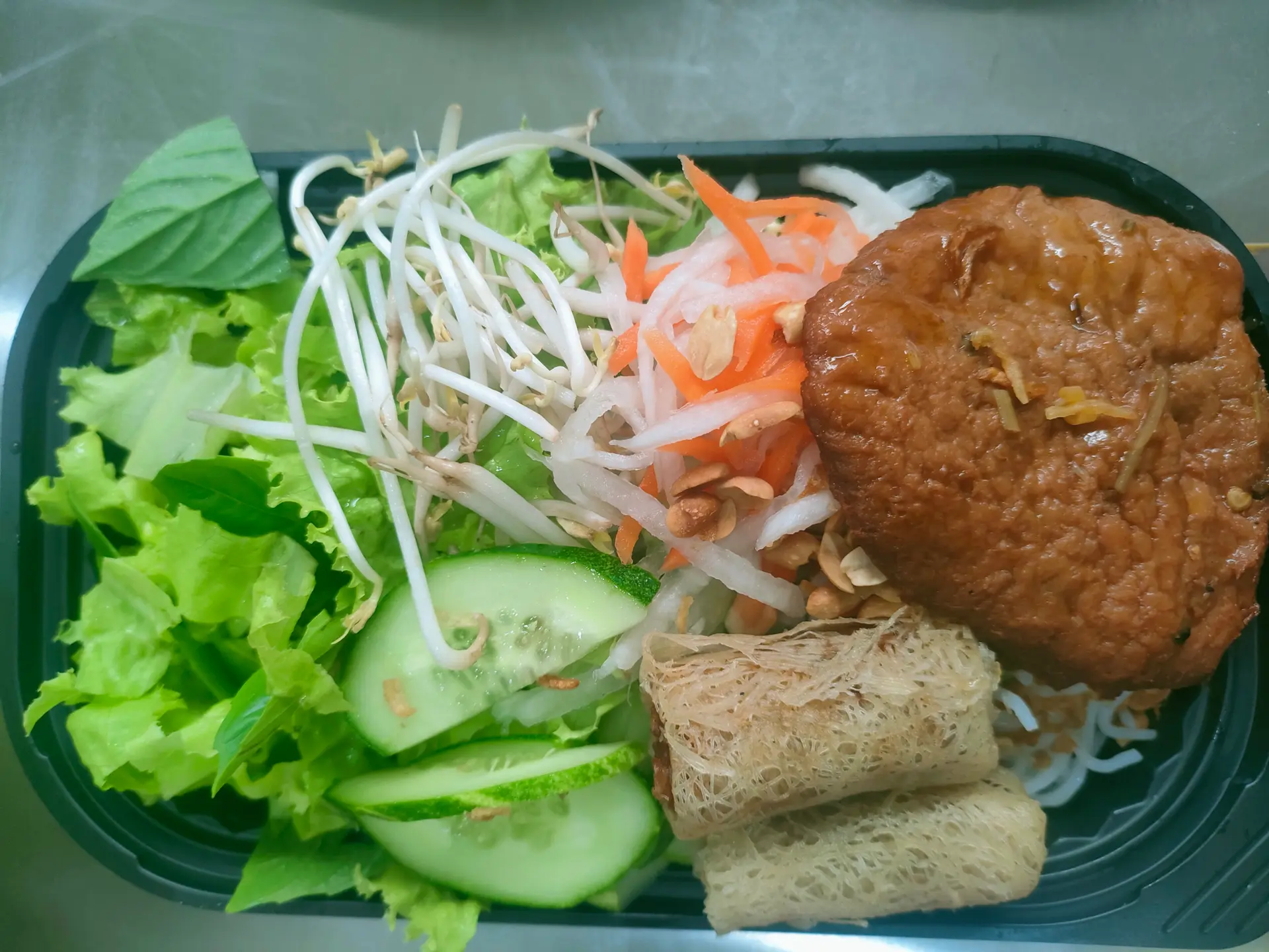 Hình ảnh bún thịt nướng chả giò 