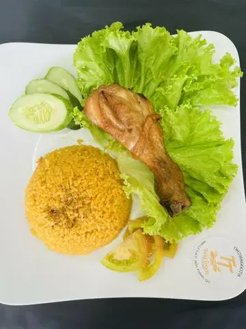 Hình ảnh Cơm Gà Sốt Me Nhỏ + Canh Rong Biển + Sâm nhà nấu
