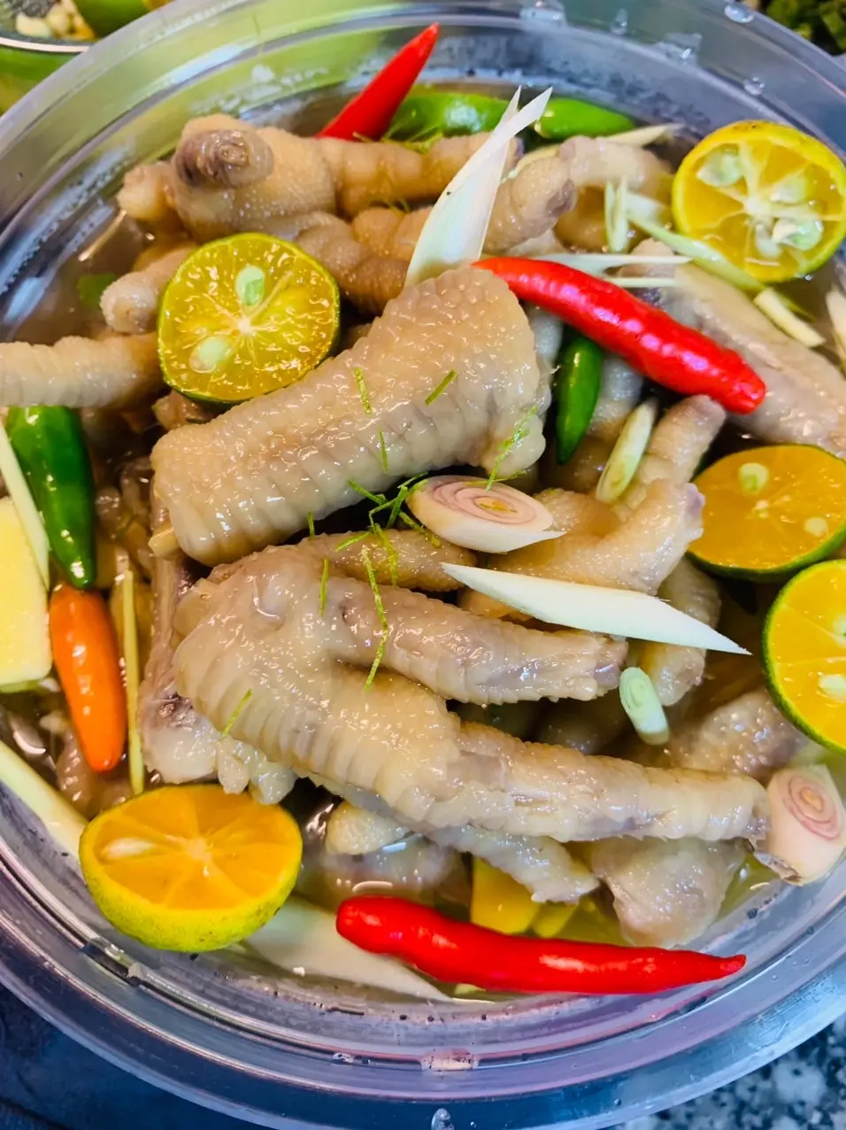 Hình ảnh Chân Gà Sả Tắc