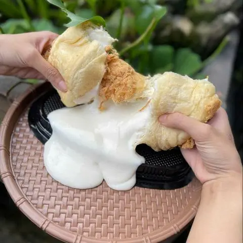 Hình ảnh Bánh Mì Phomai Tan Chảy Truyền Thống - 500g