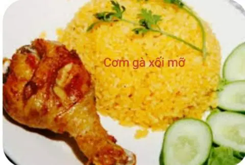 Hình ảnh cơm gà xối mỡ.