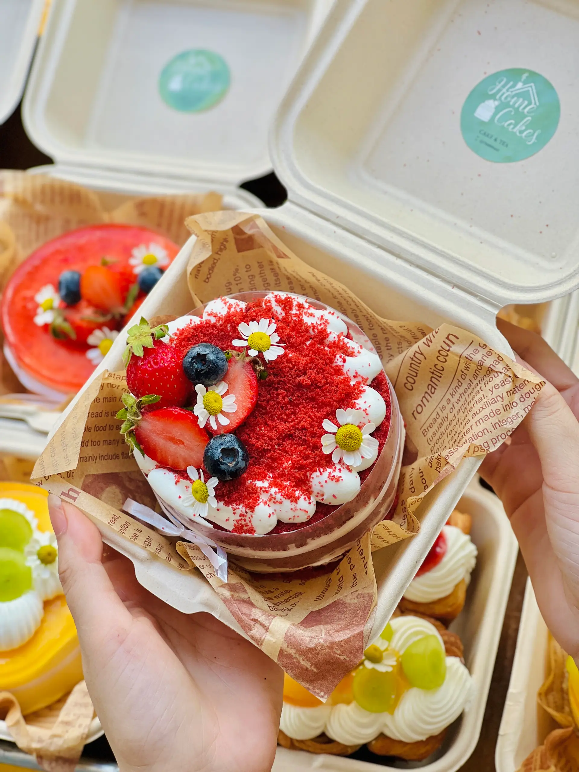 Hình ảnh Redvelvet 9cm hộp bã mía