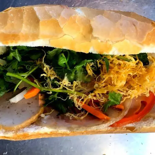 Hình ảnh Bánh mì thịt nguội + 1 trứng