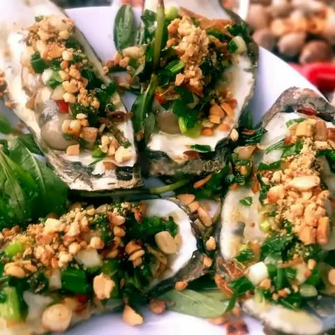 Hình ảnh Hàu nướng mở hành