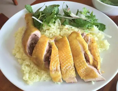 Hình ảnh Cơm chiên đùi 1/4 luộc