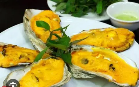 Hình ảnh Hàu đại dương nướng bơ tỏi 10 con