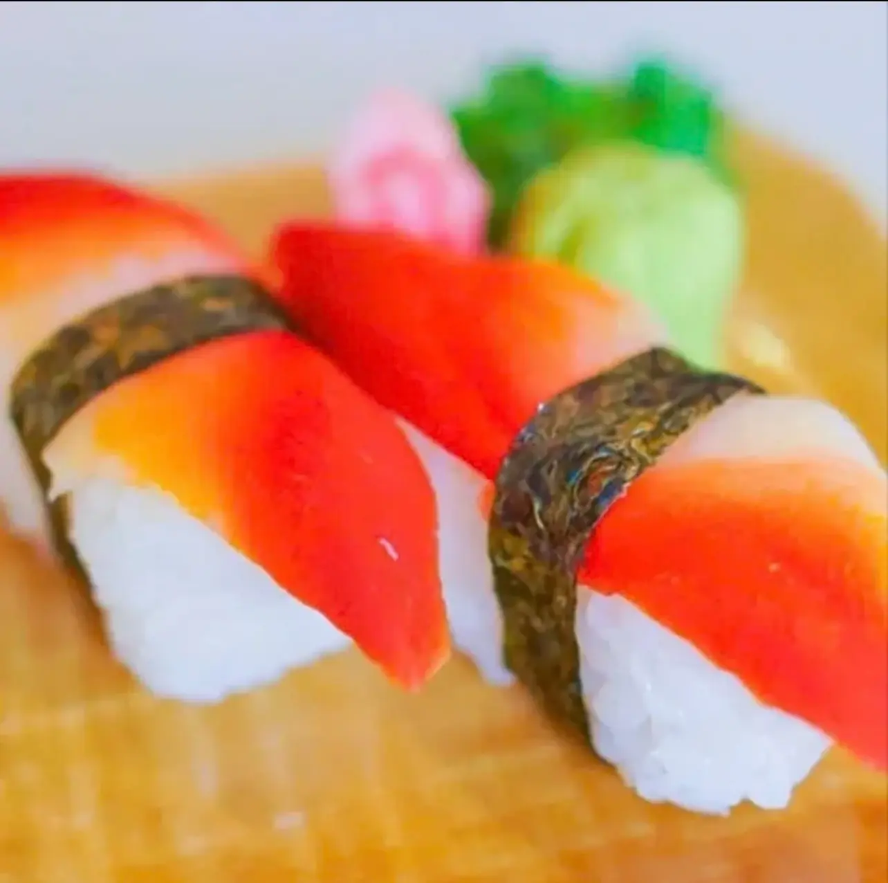 Hình ảnh Sushi sò đỏ(2viên)