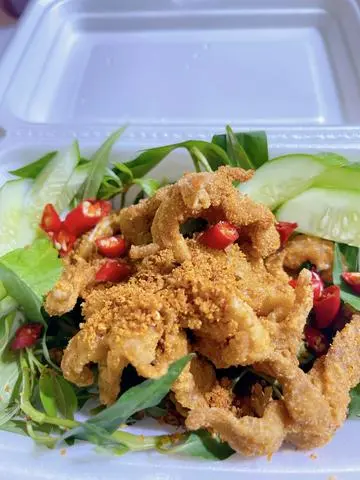 Hình ảnh Chân Gà Chiên Giòn Xóc Muối ( Chân Gà Rút Xương )