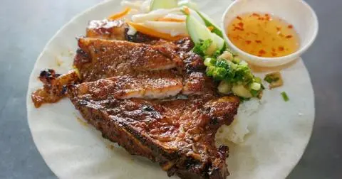 Hình ảnh Sườn chả Lạp xưởng 