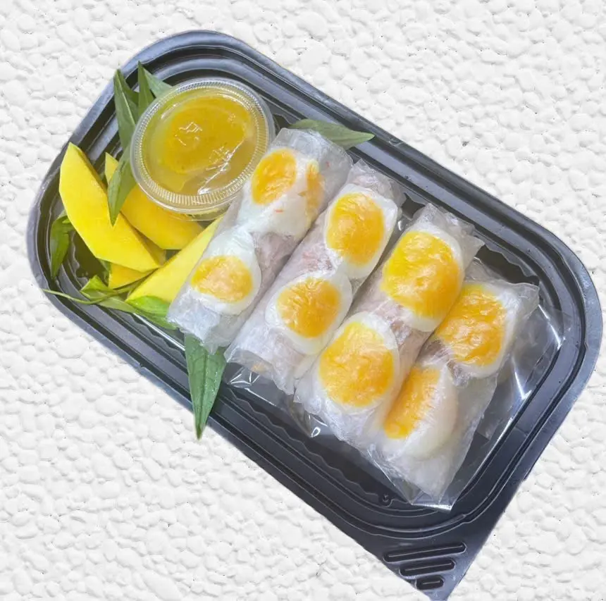 Hình ảnh Bánh Tráng Cuốn Mỡ Hành Chấm Sốt (6 Cuốn)