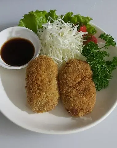 Hình ảnh Bánh khoai tây nhân cá hồi 