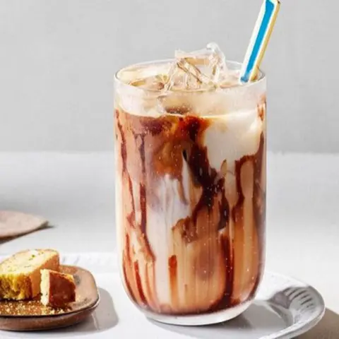 Hình ảnh SoCoLa Sữa Đá