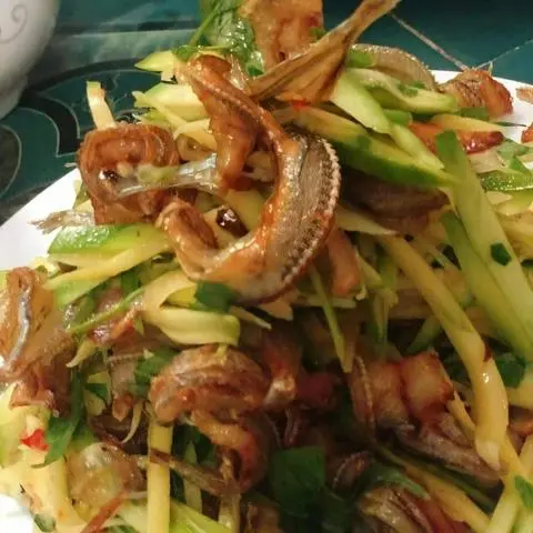 Hình ảnh gỏi xoài khô cá lìm kìm
