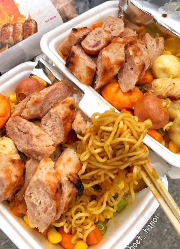Hình ảnh mì trộn NEM NƯỚNG TÓP MỠ + 3 LOẠI VIÊN CHIÊN